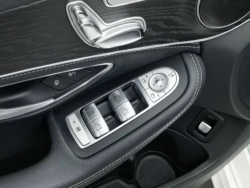Mercedes-Benz C-Class — миниатюра 9