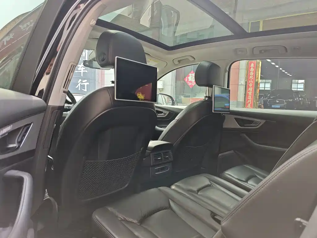 Audi Q7 — миниатюра 10