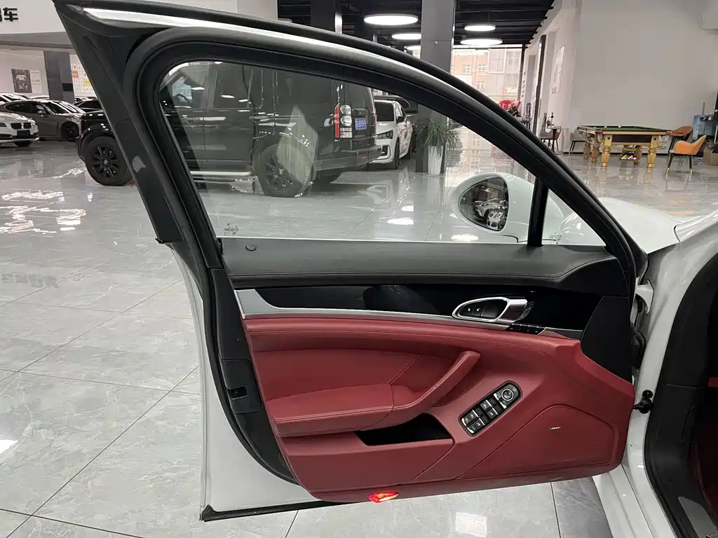 Porsche Panamera — миниатюра 18
