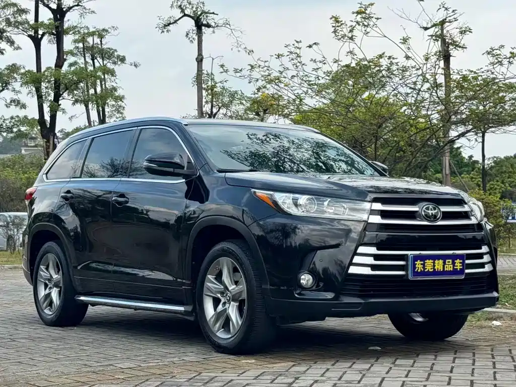 TOYOTA HIGHLANDER