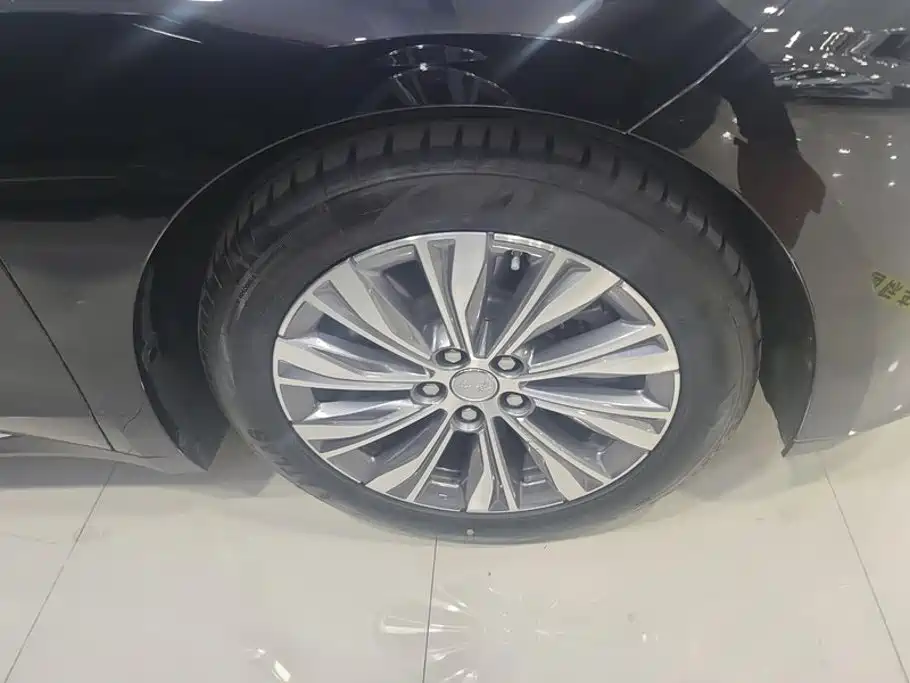 Hongqi Hongqi E-QM5 — миниатюра 6
