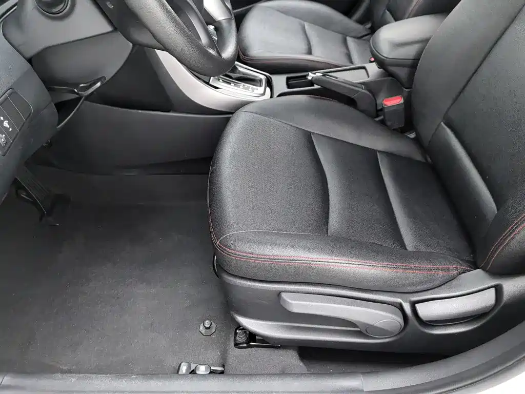 Hyundai Elantra Langdong — миниатюра 20