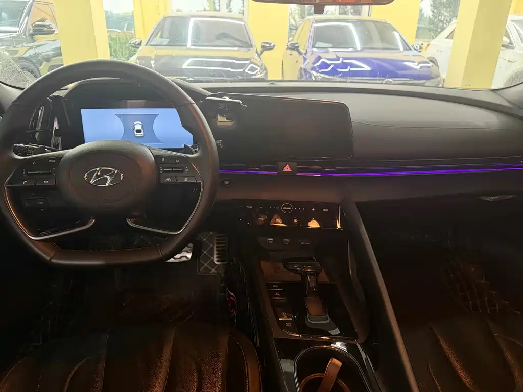 Hyundai Elantra — миниатюра 10
