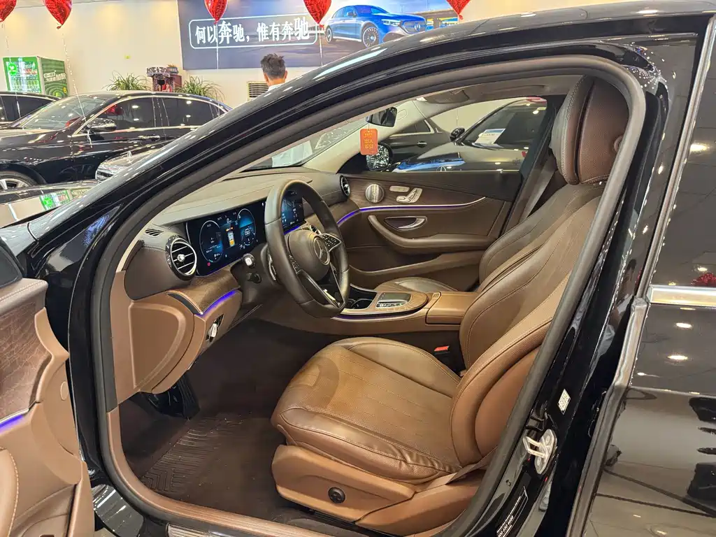 Mercedes-Benz E-Class — миниатюра 6