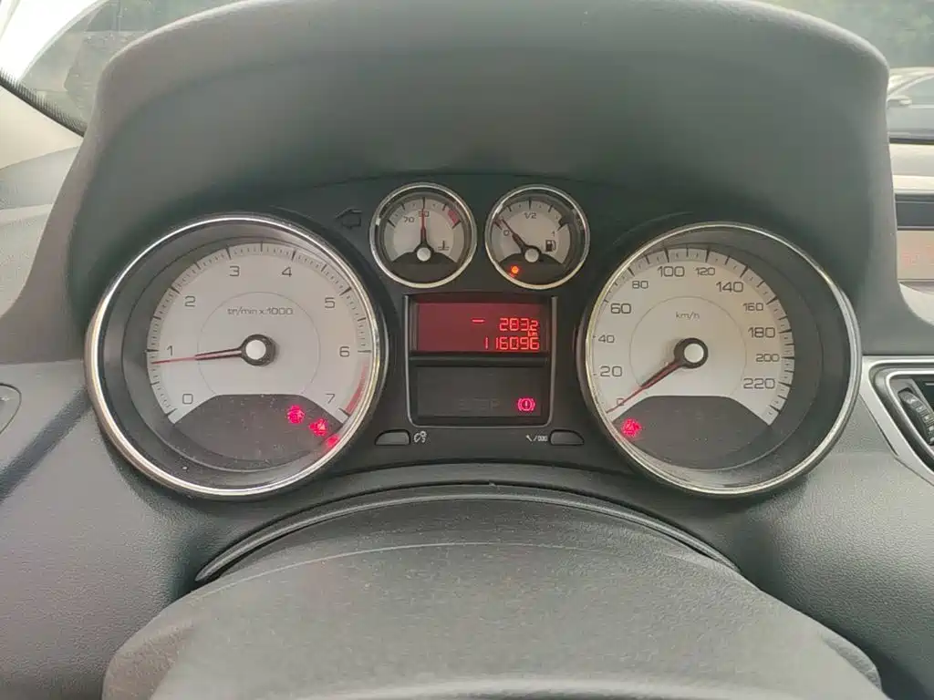 Peugeot 308 — миниатюра 12