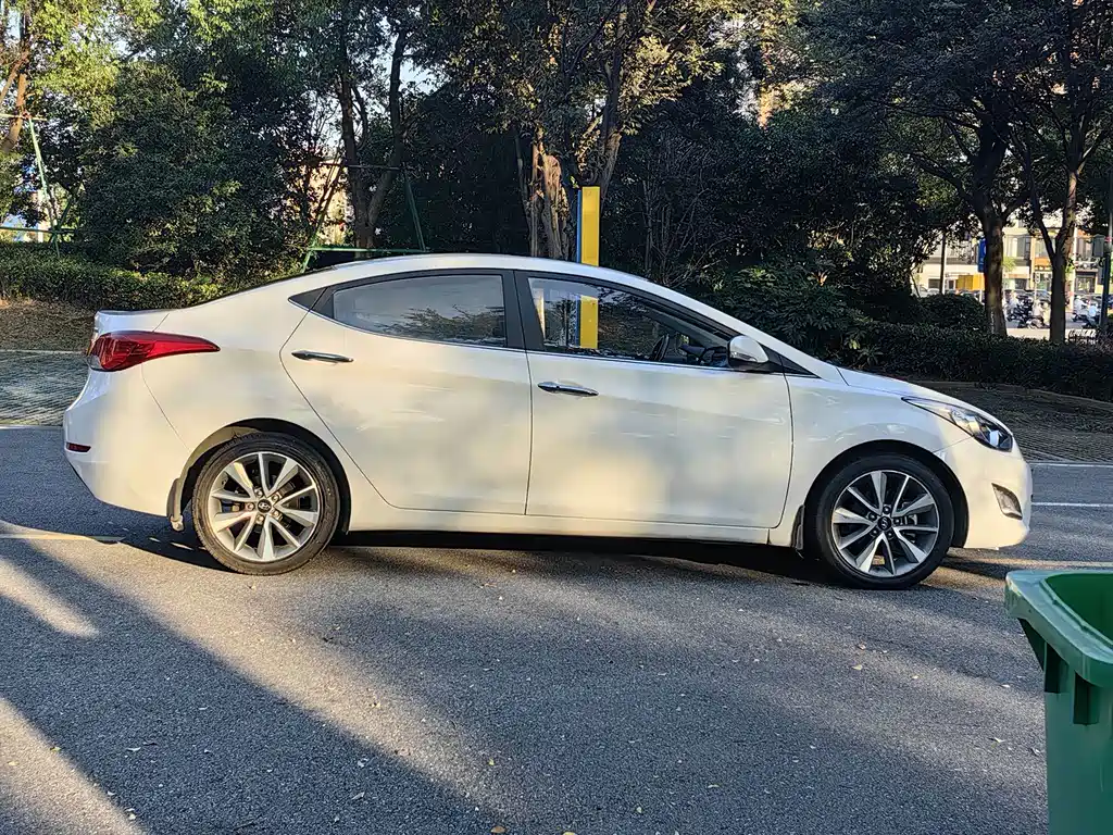 Hyundai Elantra Langdong — миниатюра 14
