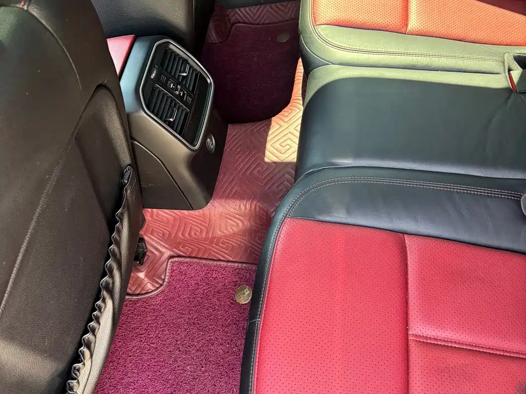 Porsche Macan — миниатюра 8