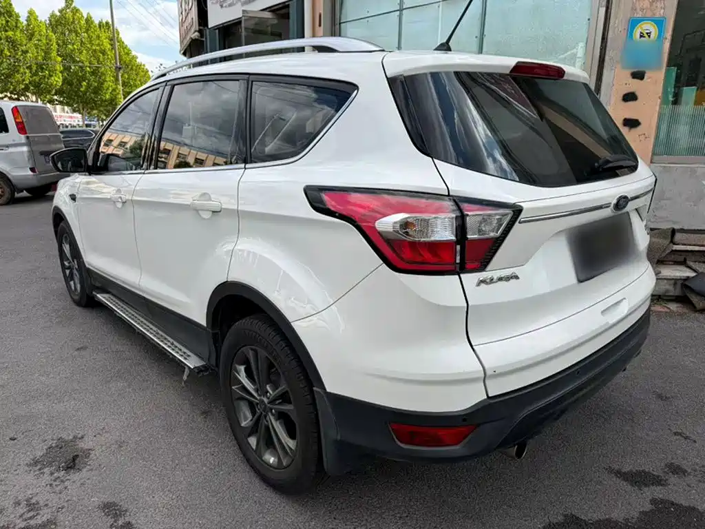 Ford Kuga — миниатюра 25