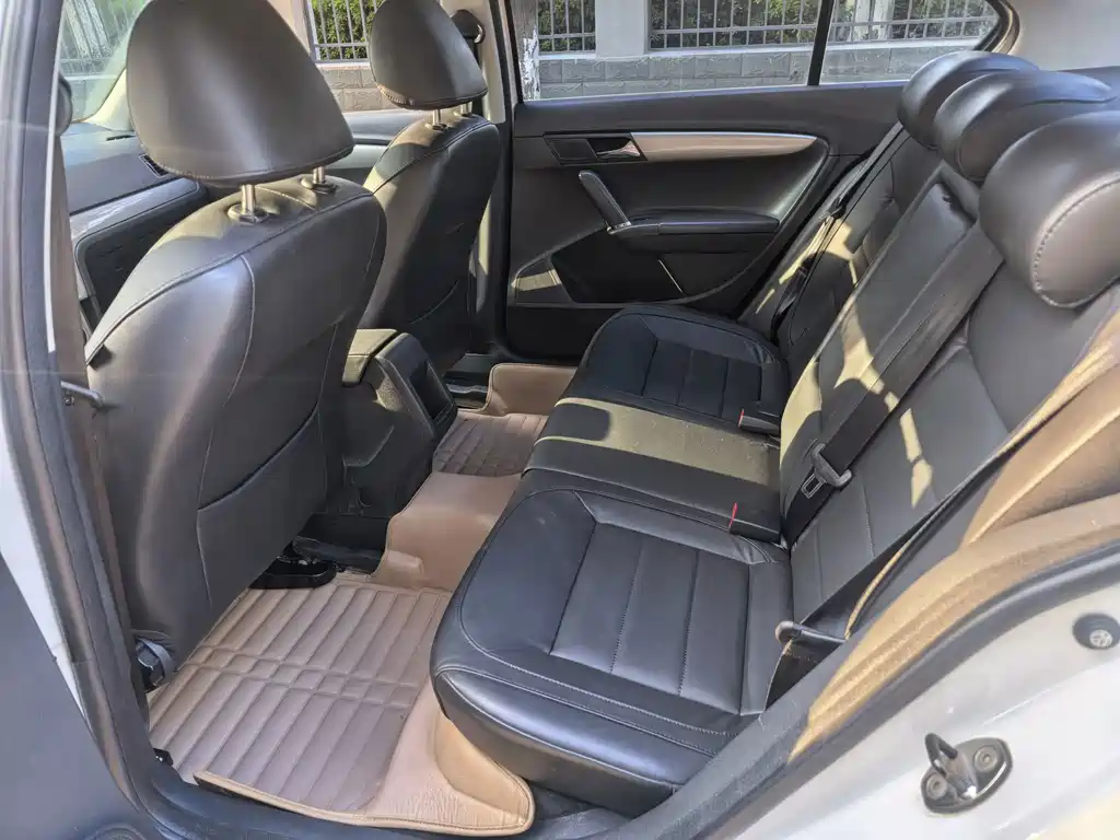 Volkswagen Lavida — миниатюра 8