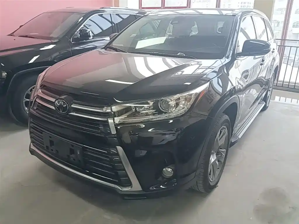 Toyota Highlander 2018 2.0T Luxury 7 мест V