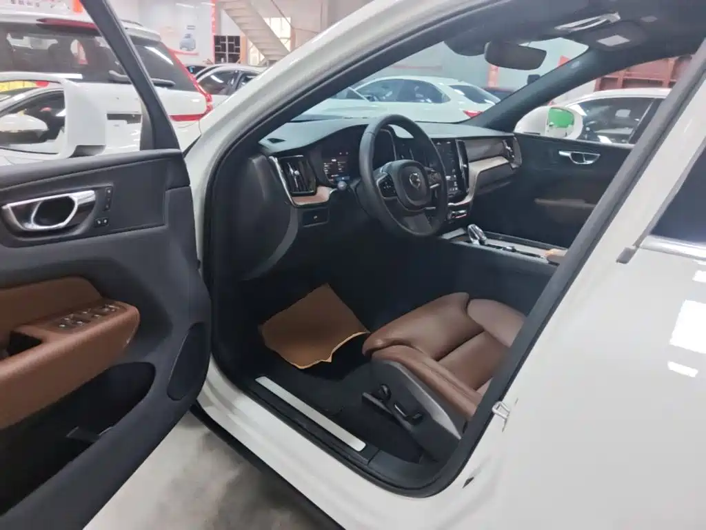 Volvo XC60 — миниатюра 16