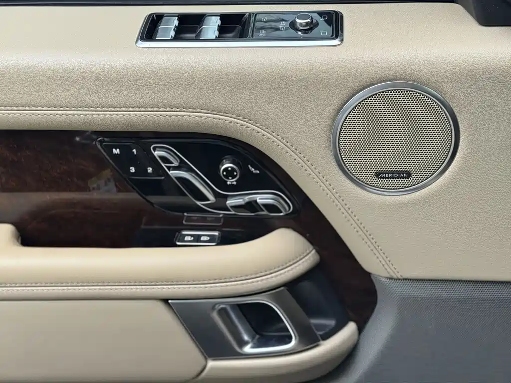 Land Rover Range Rover — миниатюра 16