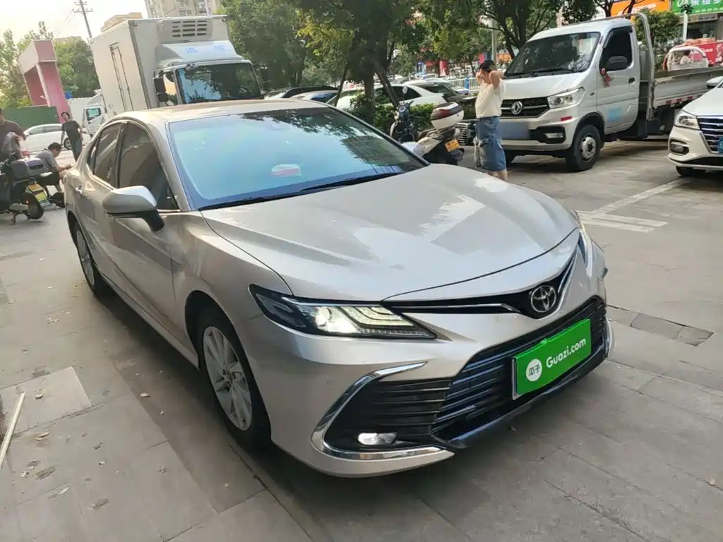 Toyota Camry — миниатюра 4