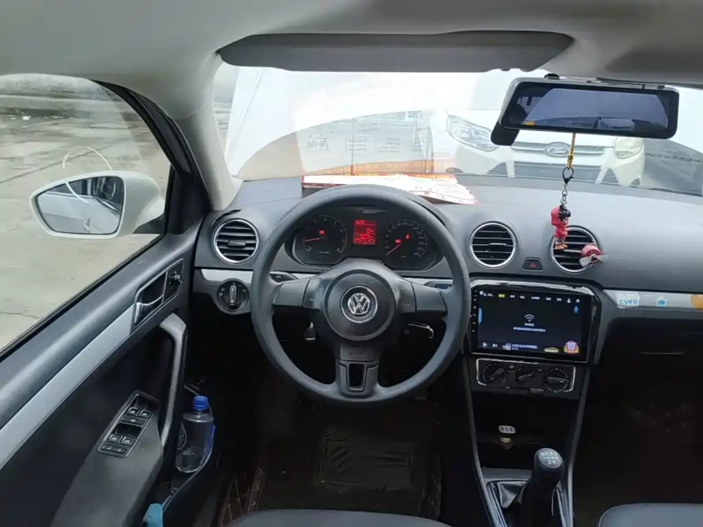 Volkswagen Jetta — миниатюра 11