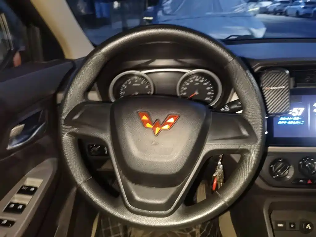 Wuling Hongguang — миниатюра 6