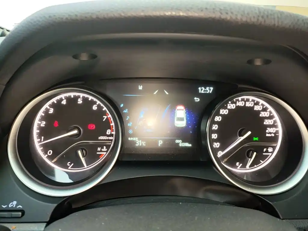 Toyota Camry — миниатюра 12