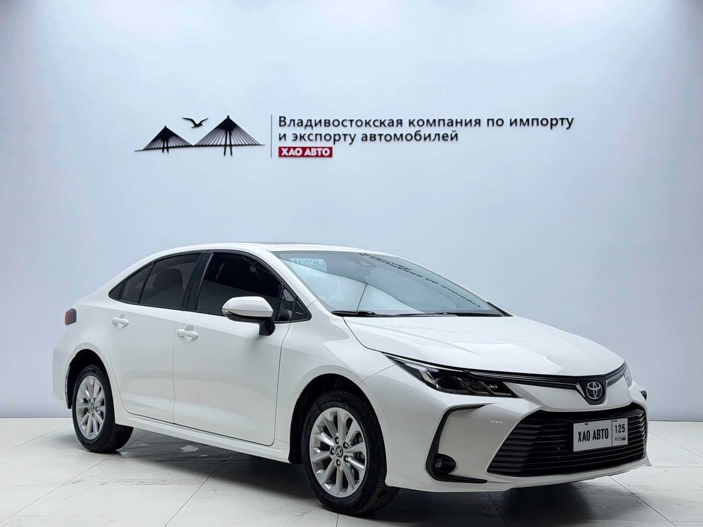 Toyota Corolla 1.2 л 2022 г. Белый, пробег 30000 км