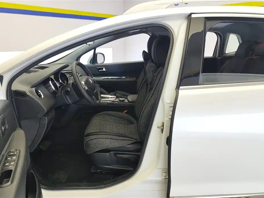Peugeot 3008 2015 1.6THP AT