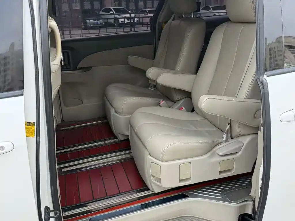 Toyota Previa 2006 2.4L 7 Standard