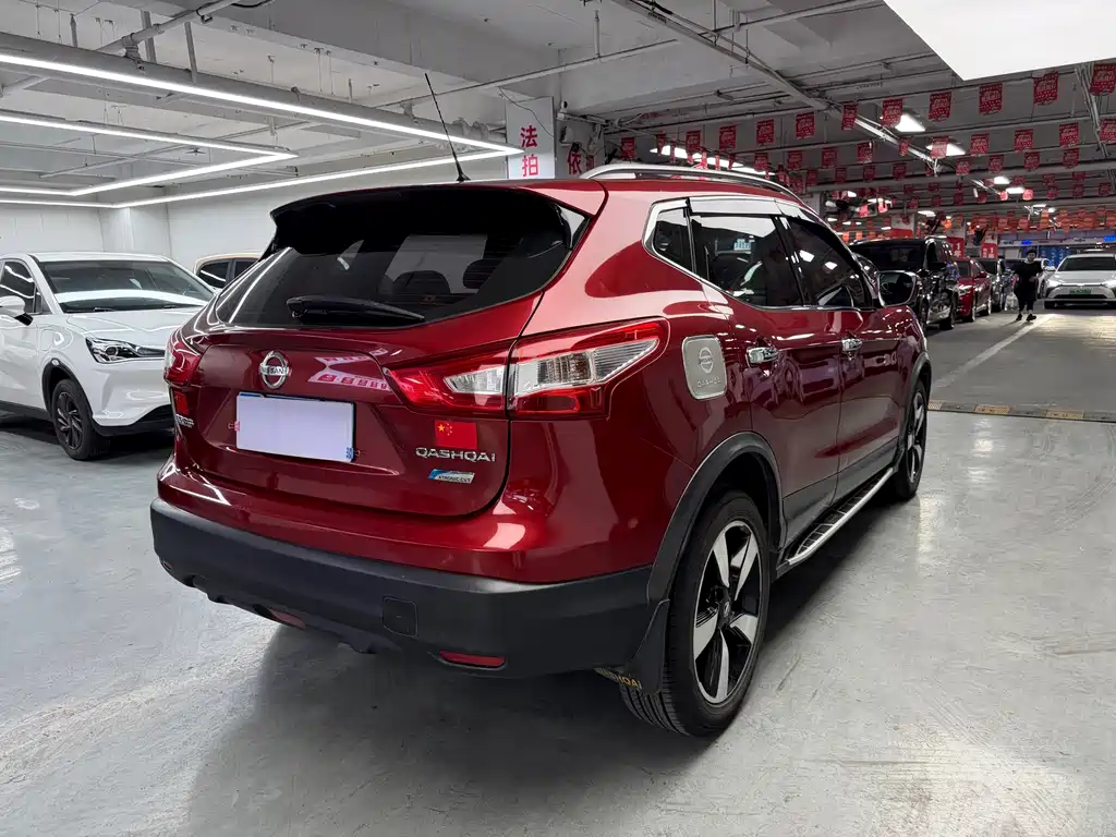 Nissan Qashqai 2016 2.0L CVT Luxury