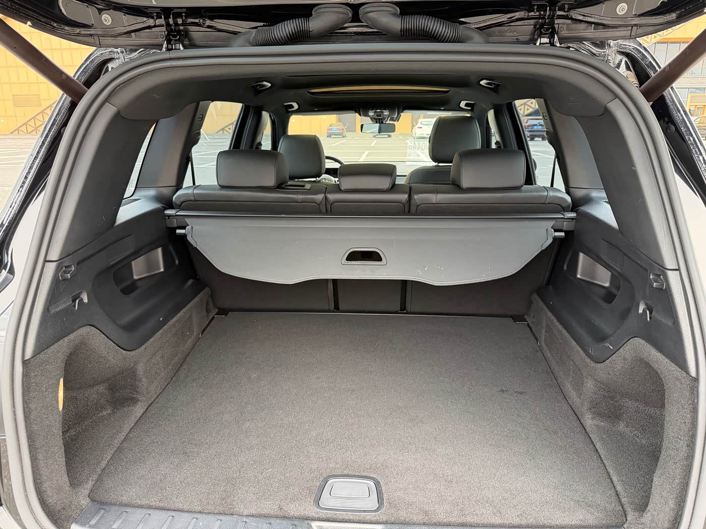Mercedes-Benz GLB 1.3 л 2022 г. Чёрный, пробег 48000 км