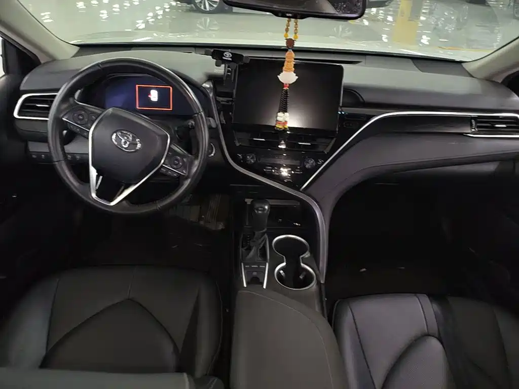 Toyota Camry — миниатюра 10