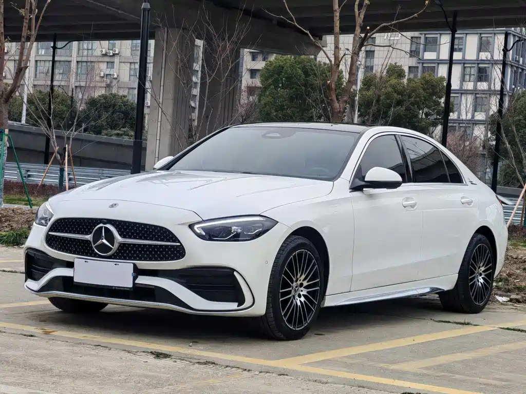 Mercedes-Benz C-Class 2024