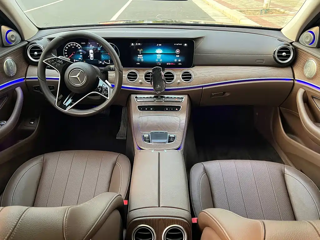 Mercedes-Benz E-Class — миниатюра 14