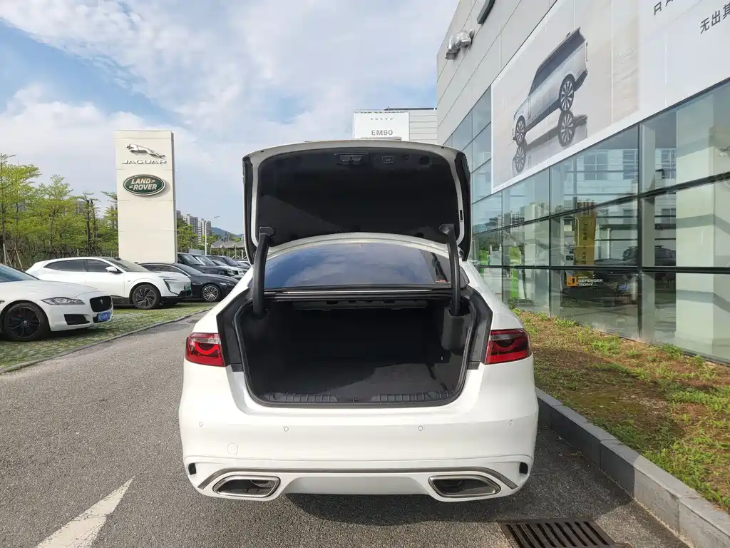 Jaguar XFL 2022 XFL 2.0T P250 Premium Luxury