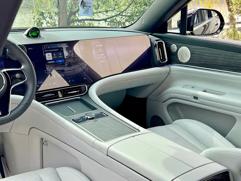 AITO ASK THE WORLD M9