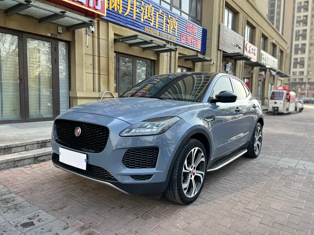 JAGUAR E PACE