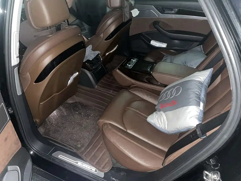 Audi A8 — миниатюра 7