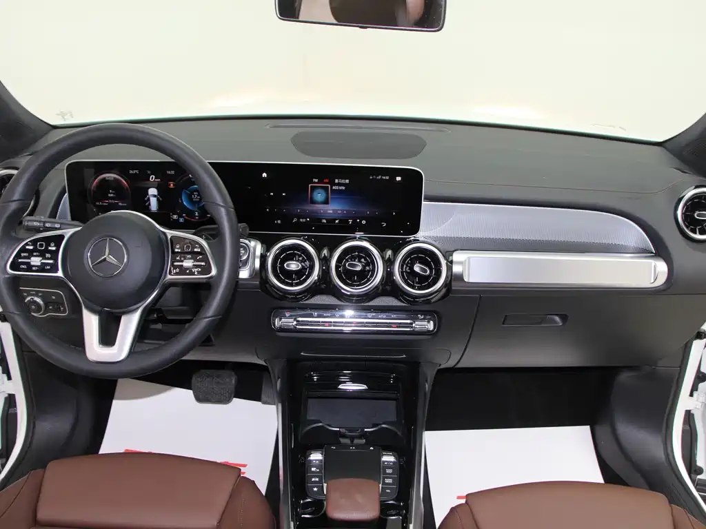 Mercedes-Benz GLB — миниатюра 9