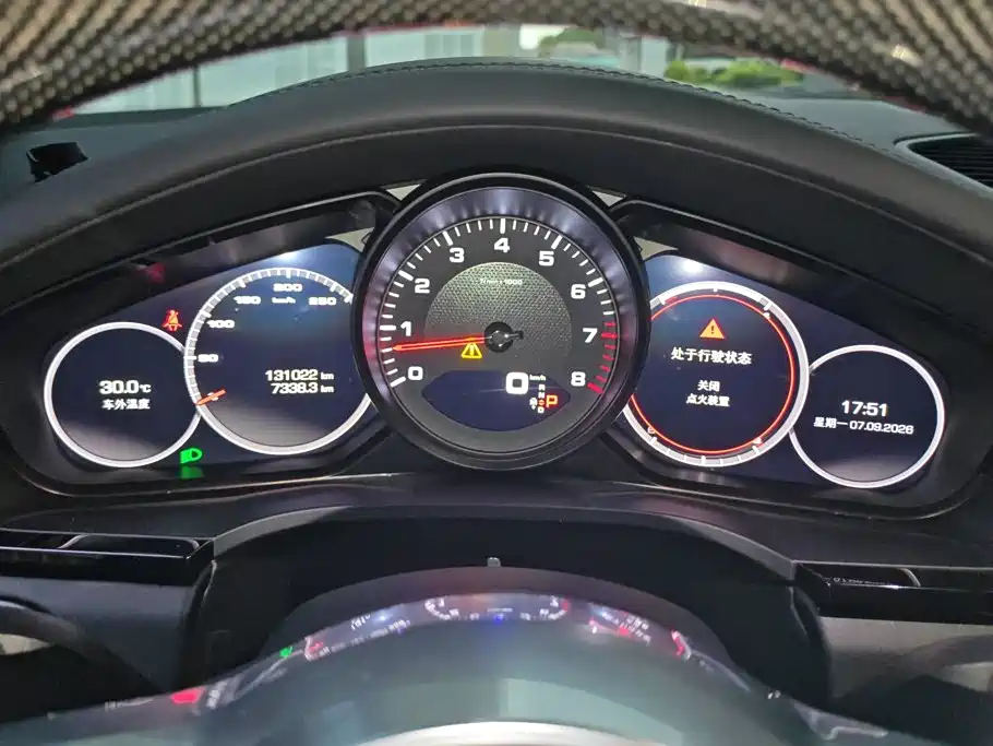 Porsche Cayenne — миниатюра 14