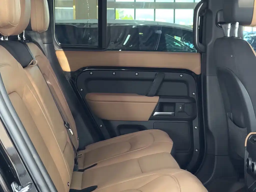 Land Rover Defender — миниатюра 14