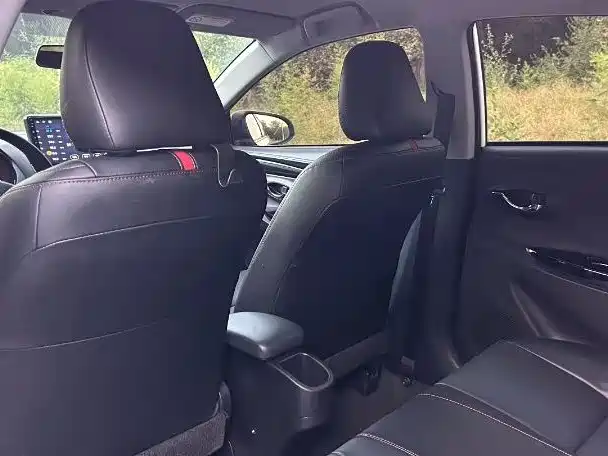 Toyota Yaris L — миниатюра 7