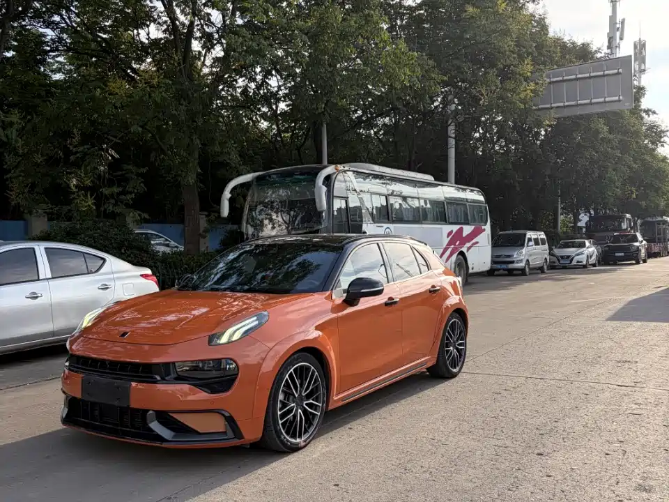 Lynk & Co 02 Hatchback
