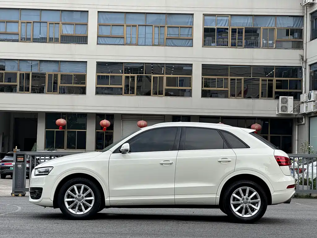 Audi Q3 2013 40 TFSI quattro Luxury