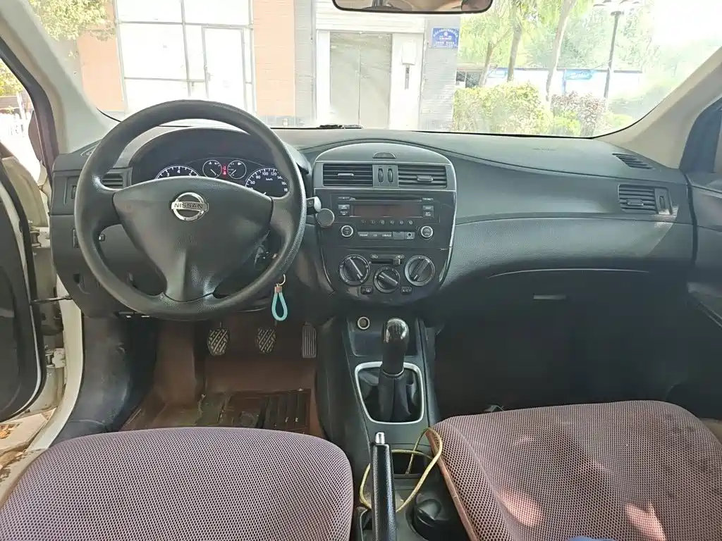 Nissan Tiida — миниатюра 5