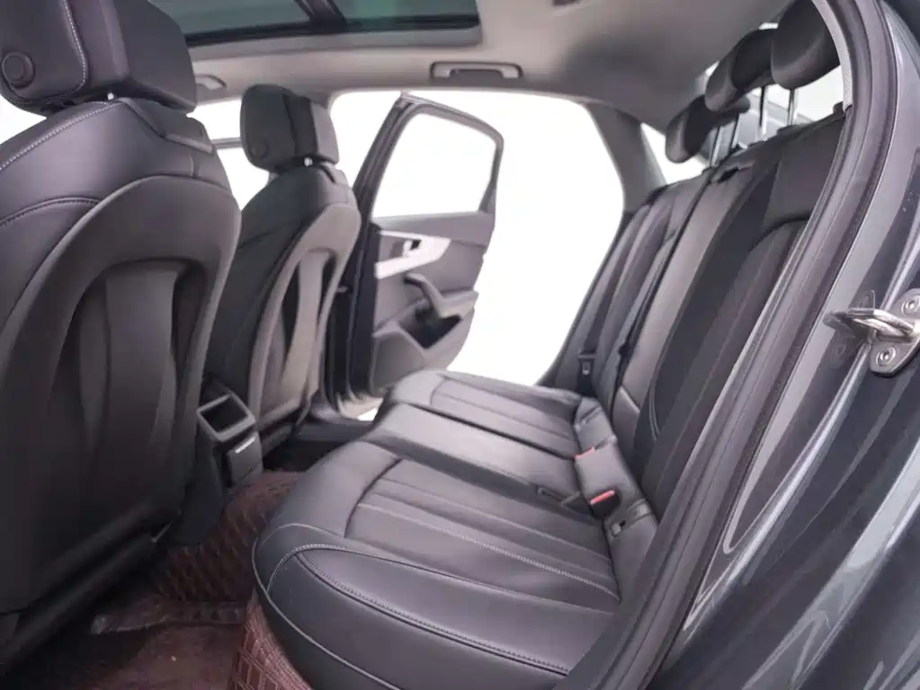 Audi A4L — миниатюра 26
