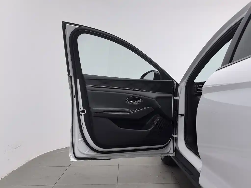 BYD Qin L — миниатюра 8