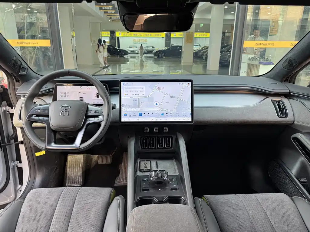 BYD L EV — миниатюра 10
