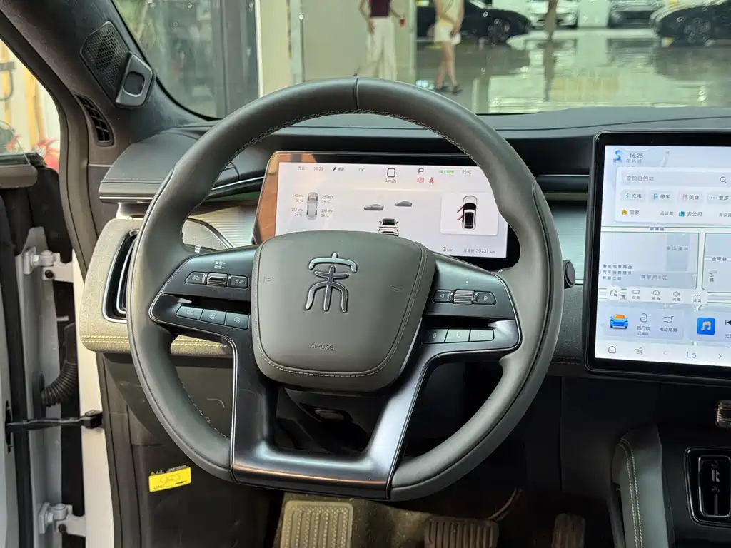 BYD L EV — миниатюра 13