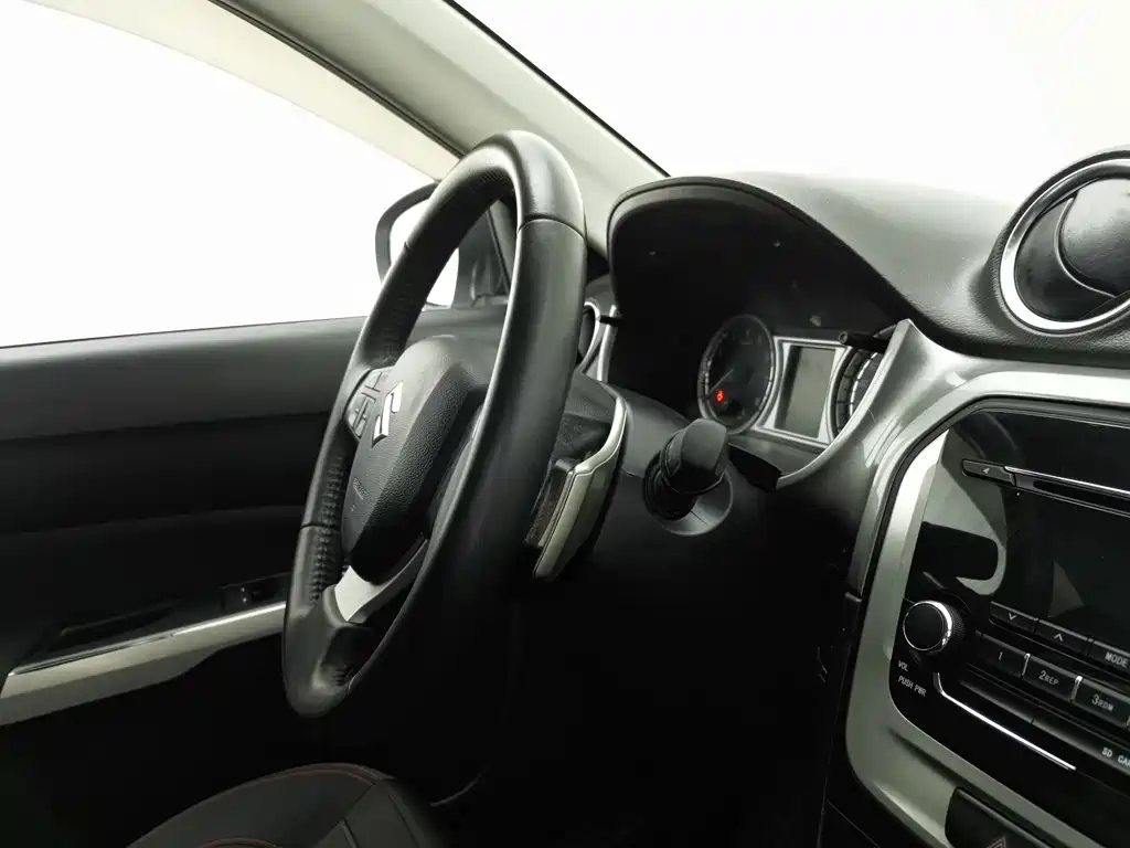 Suzuki Vitara — миниатюра 22