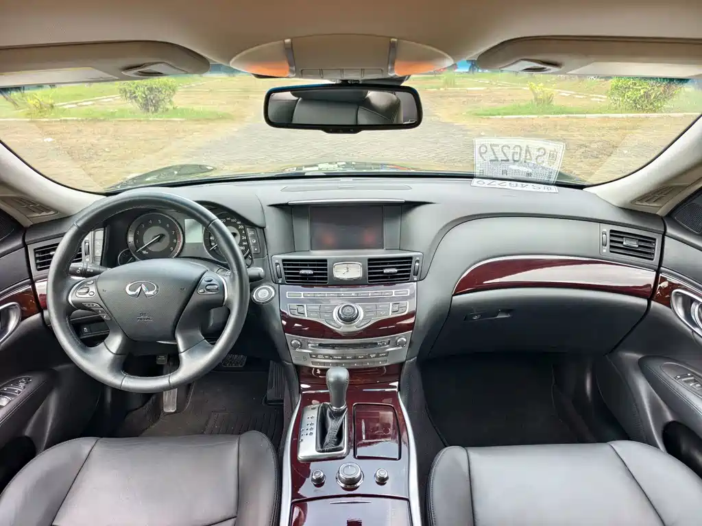 Infiniti Q70 — миниатюра 6