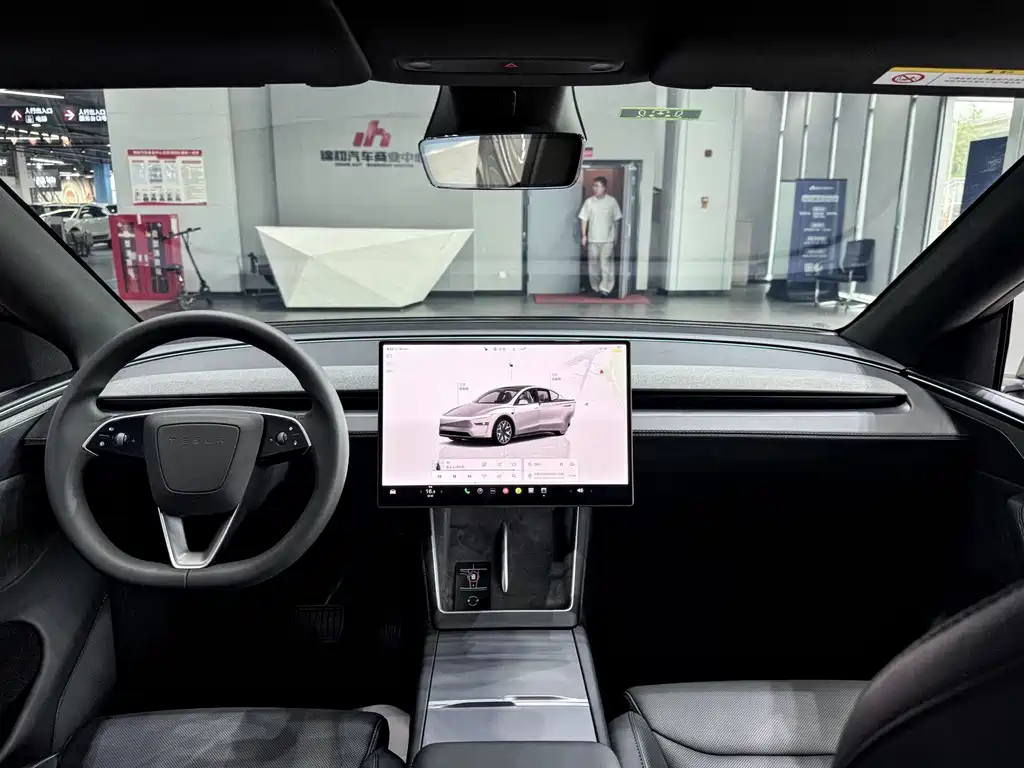 Tesla Model Y L — миниатюра 7