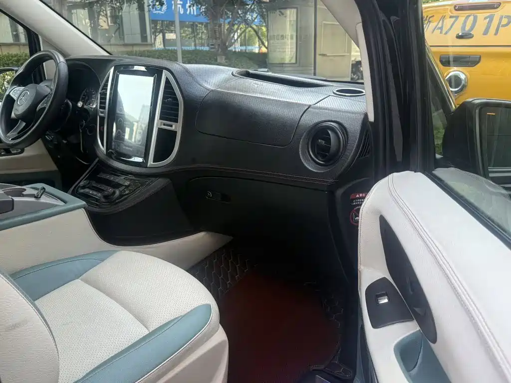 Mercedes-Benz Vito — миниатюра 6
