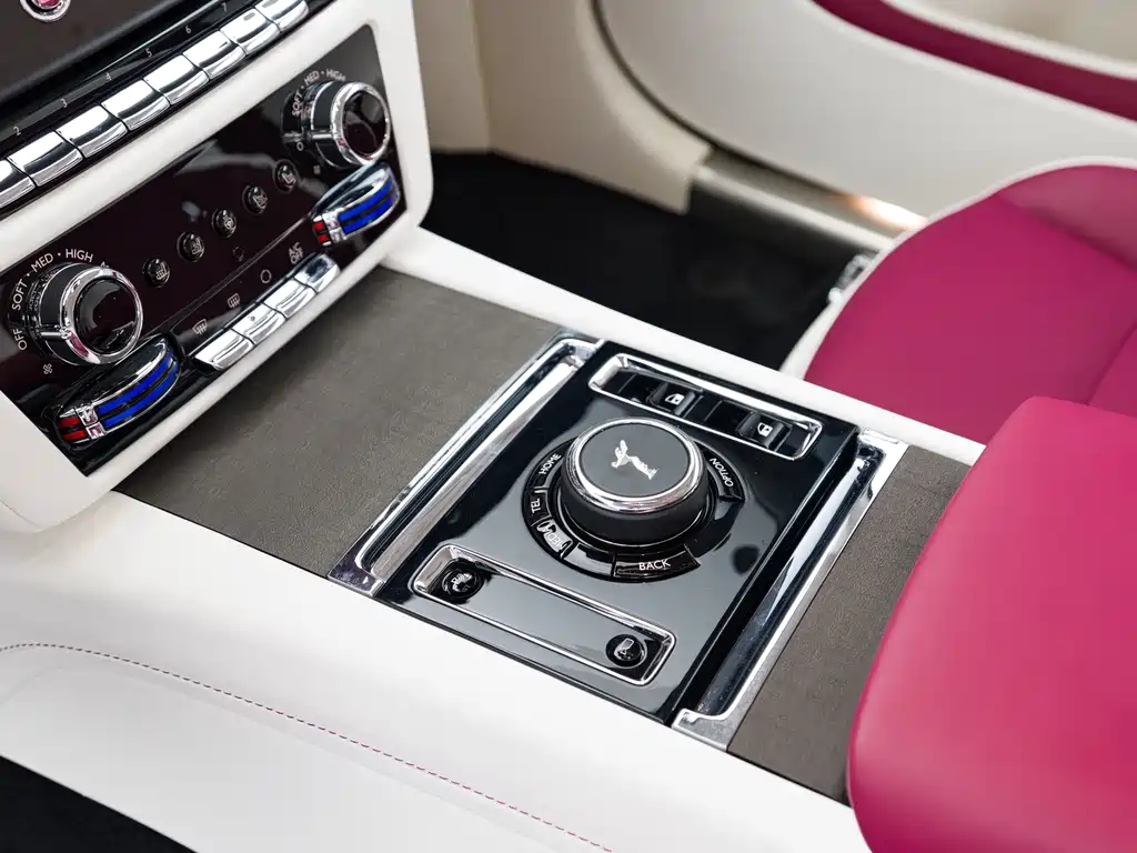 Rolls-Royce Phantom — миниатюра 7
