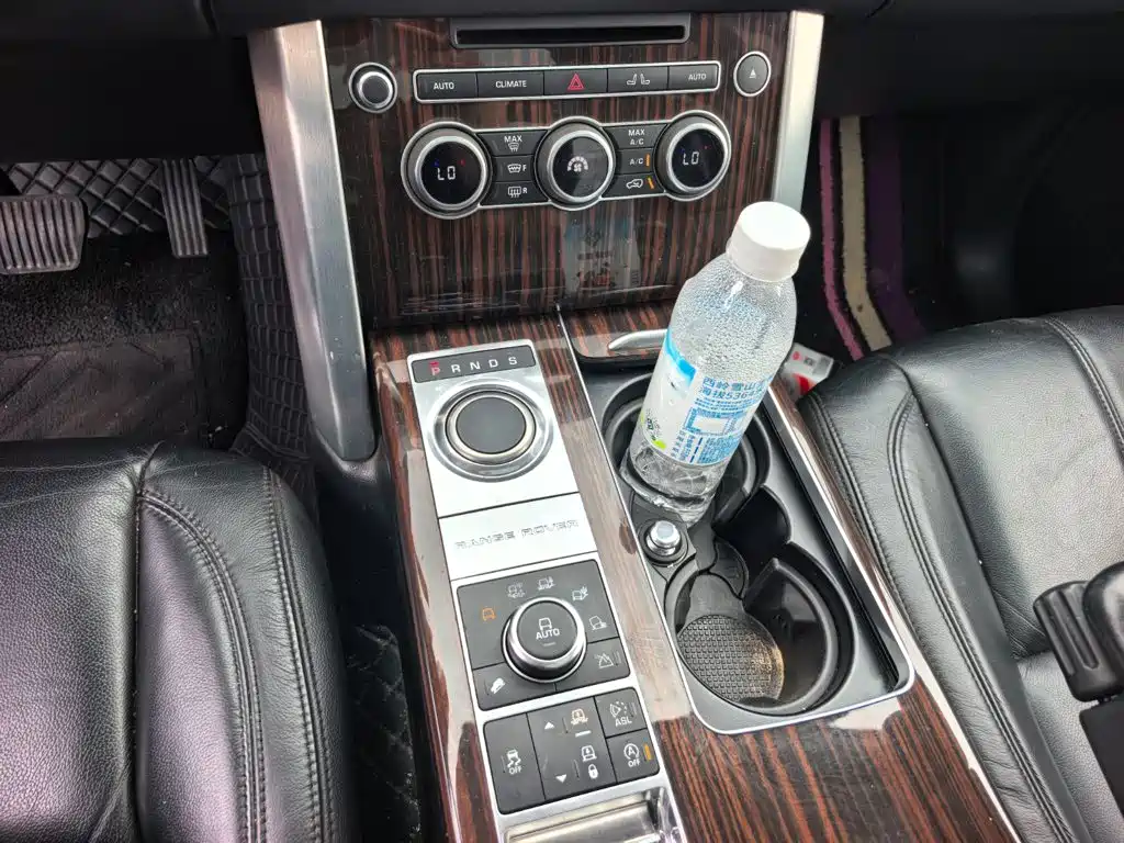 Land Rover Range Rover — миниатюра 16