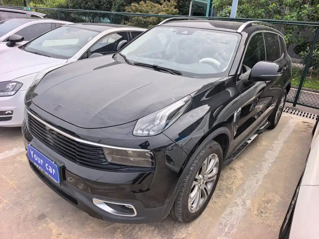 Lynk & Co 01